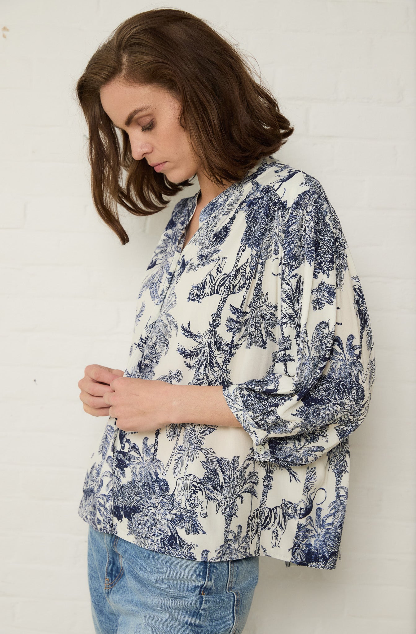 Blouse Bambi Jungle print | Off White / Navy
