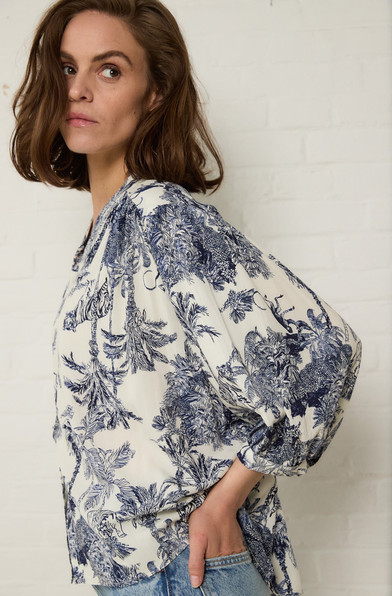 Blouse Bambi Jungle print | Off White / Navy