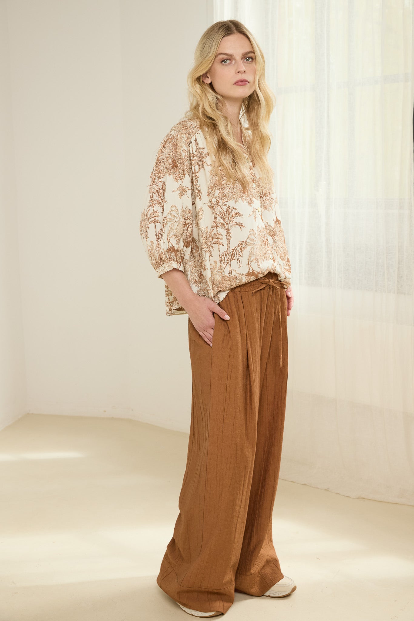 Blouse Bambi Jungle print | Off White / Tabacco