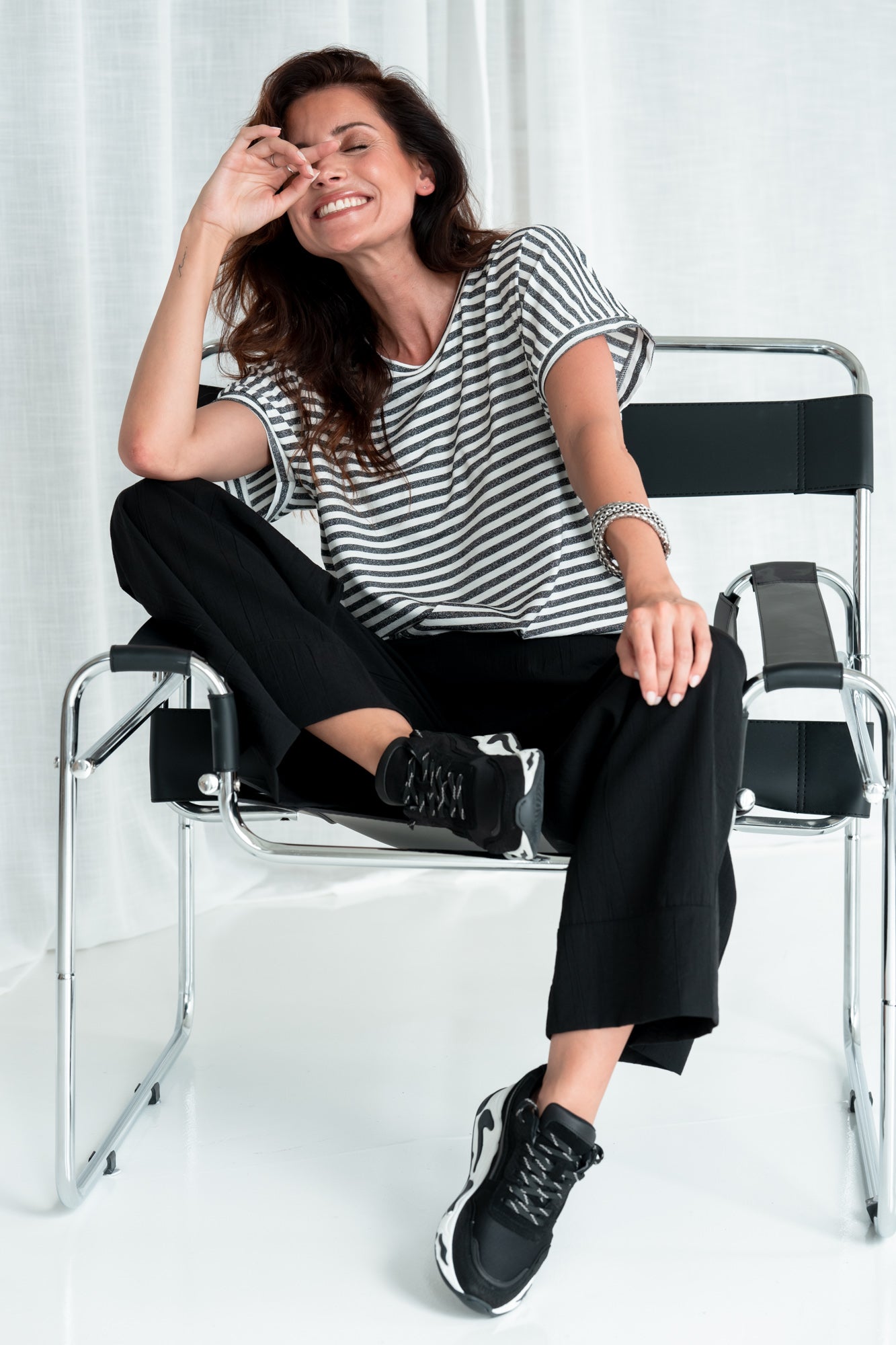 Tee Kyra | Black / Ecru