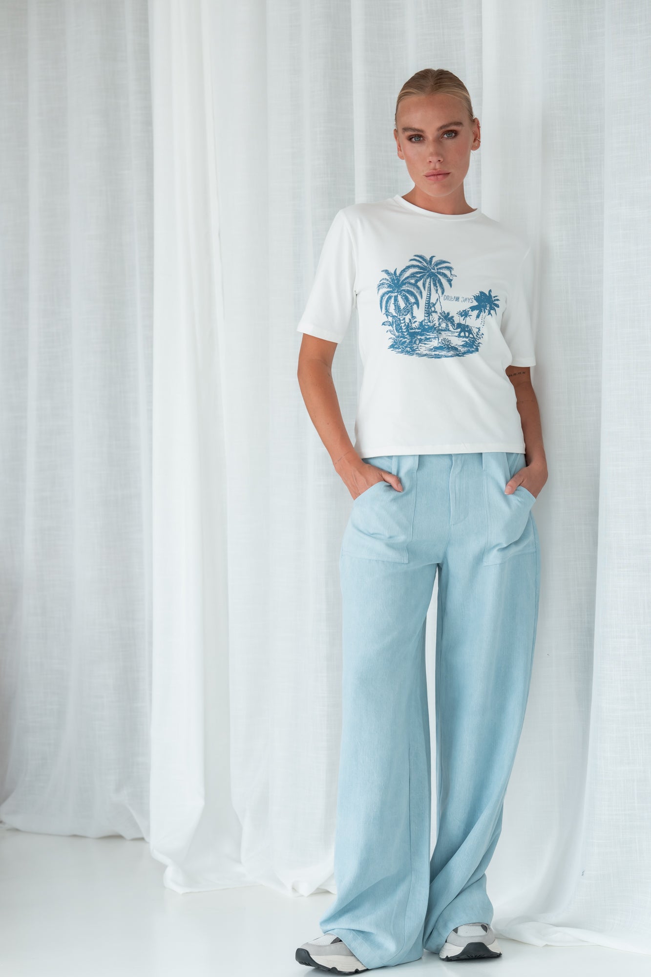 Tee Noa | White / Jeans