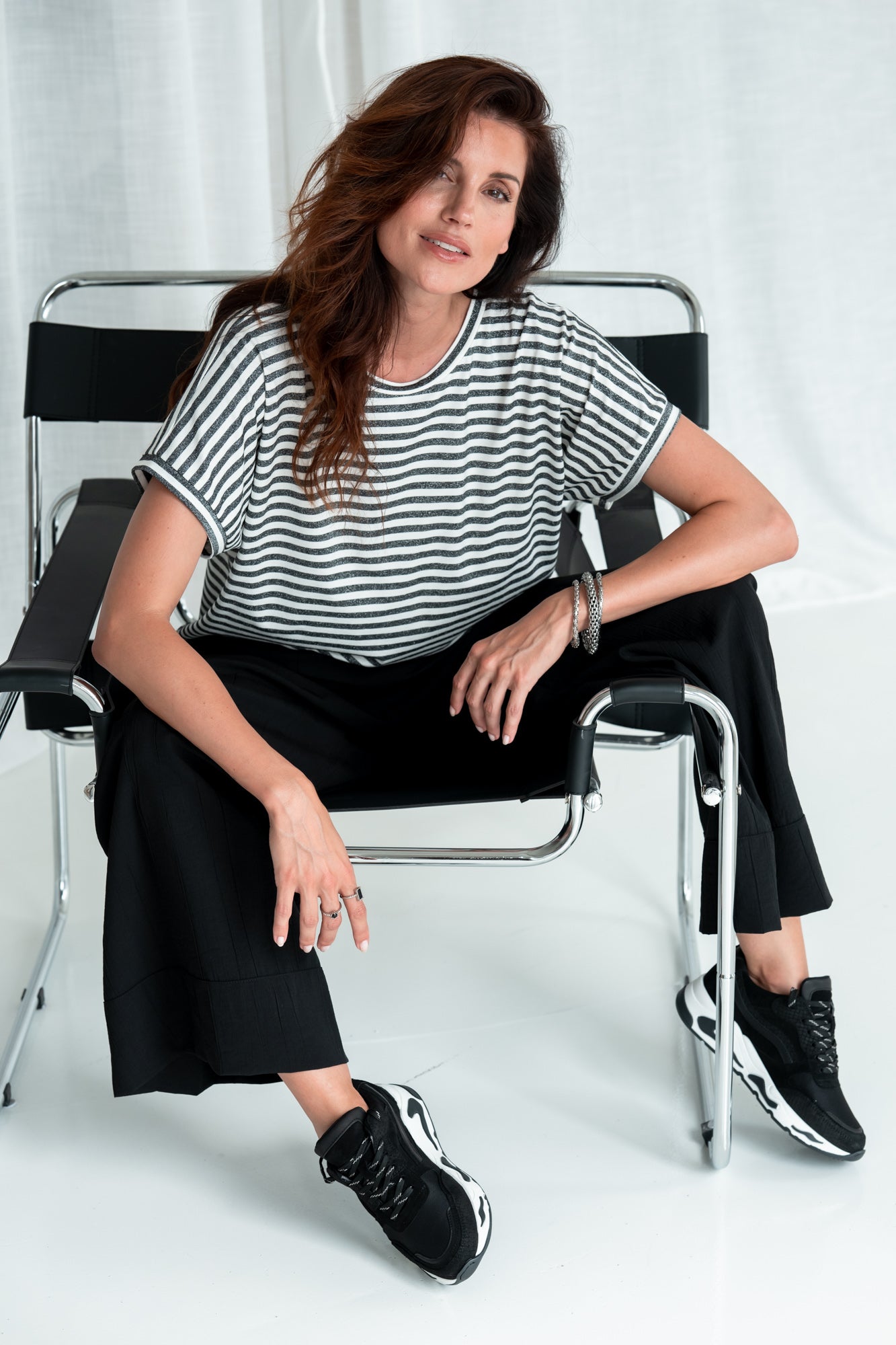 Tee Kyra | Black / Ecru