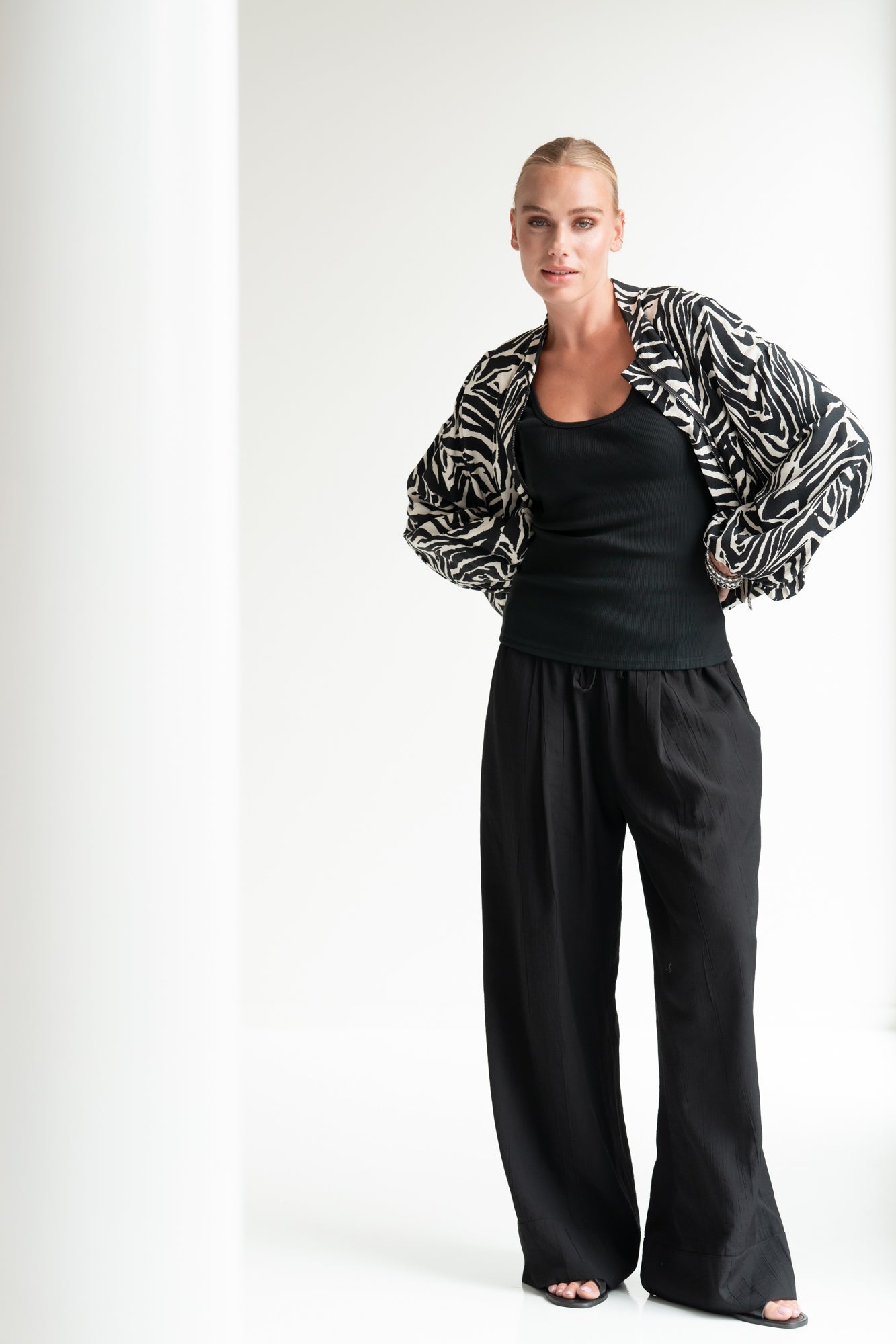 Bomber Massie Zebra | Black / Ecru