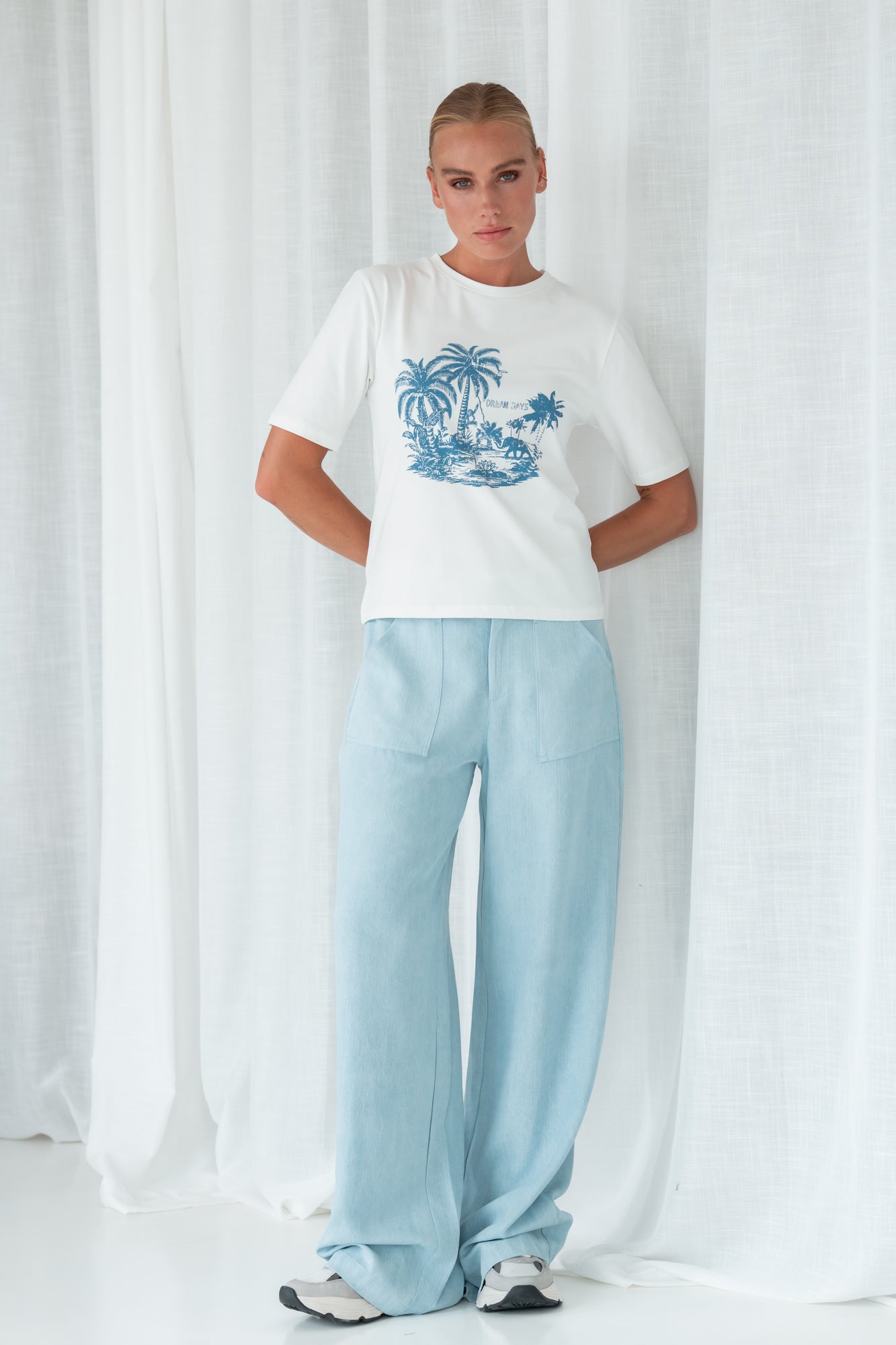 Tee Noa | White / Jeans