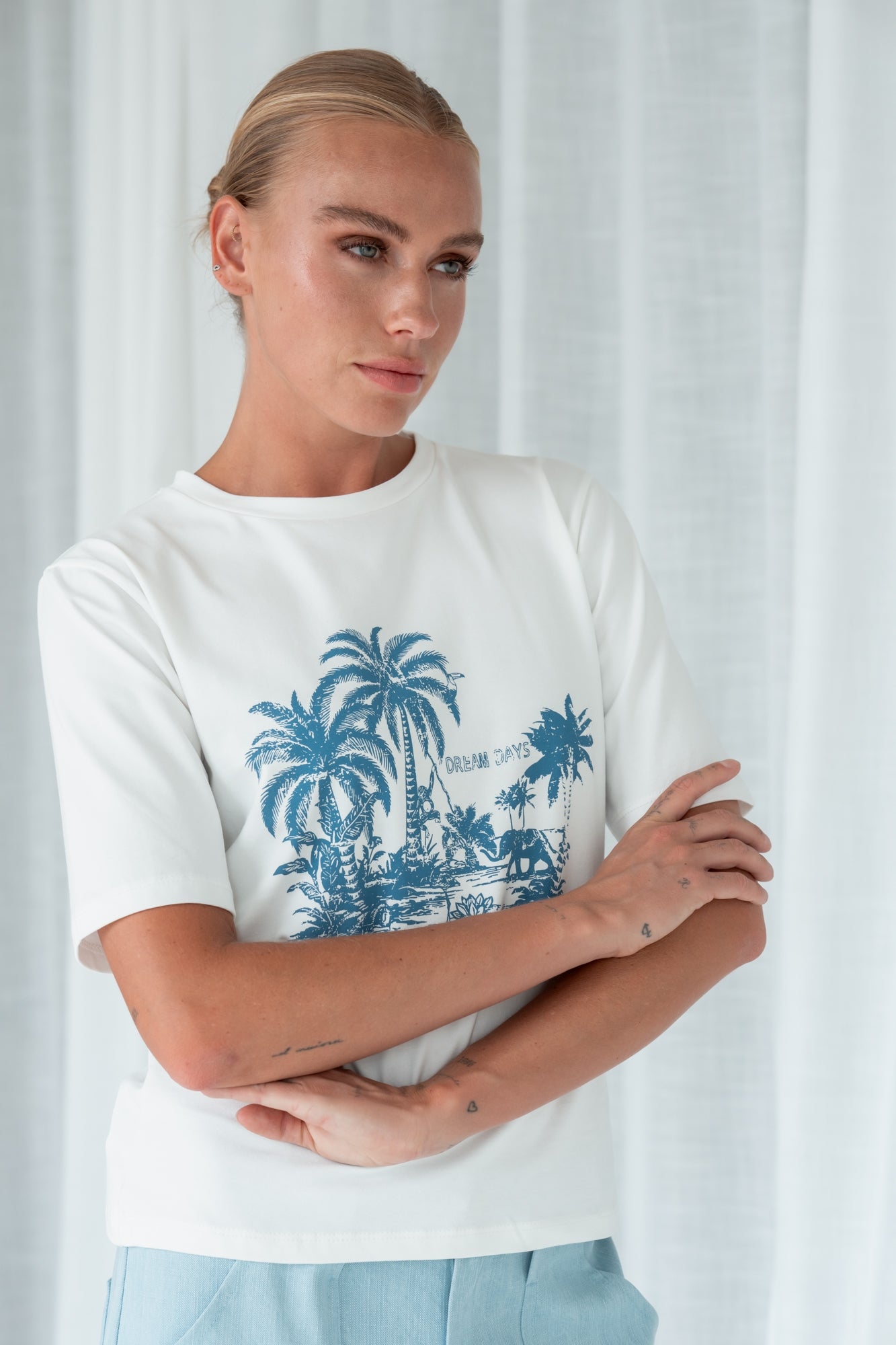 Tee Noa | White / Jeans