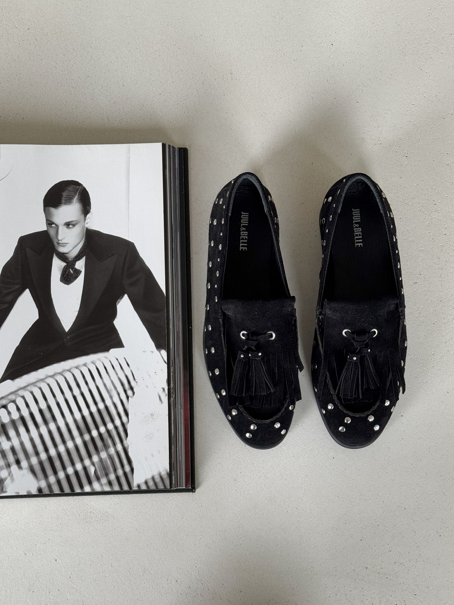 Mocassin  studs | Black