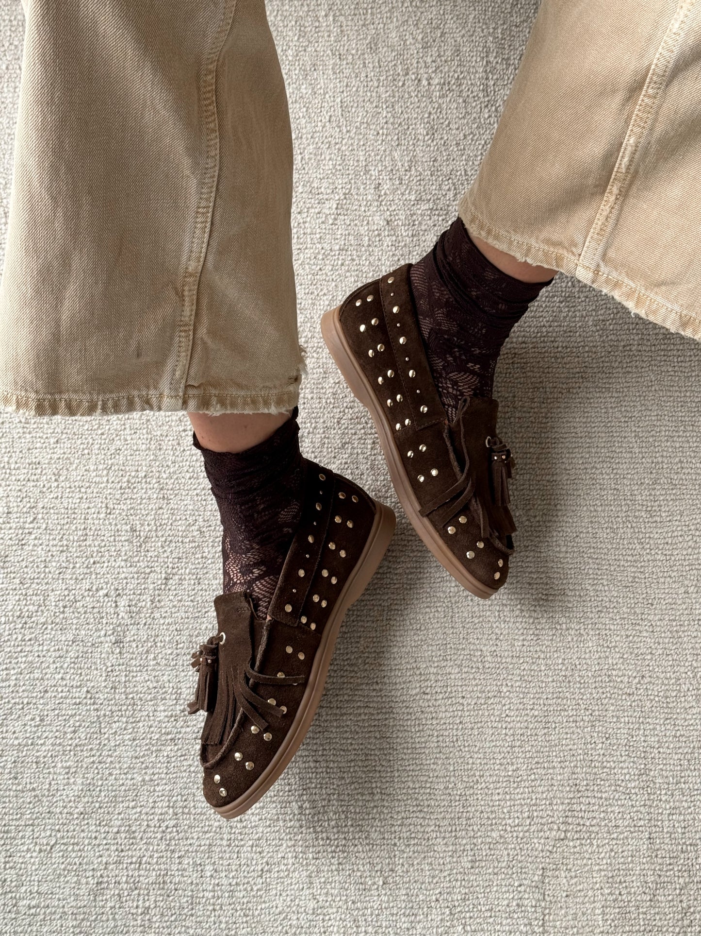 Mocassin  studs | Soft Brown