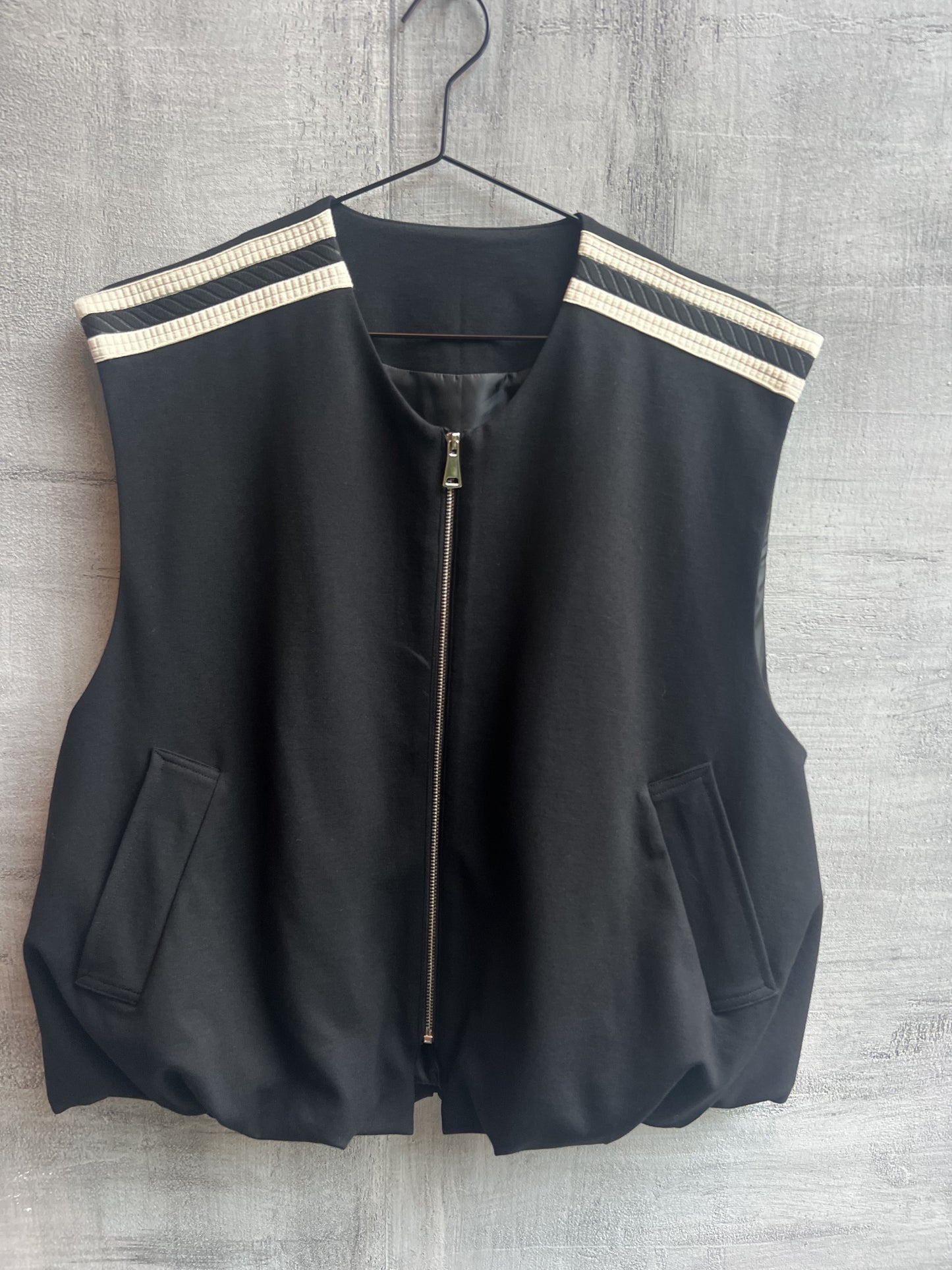Body warmer Nina | Black / Ecru