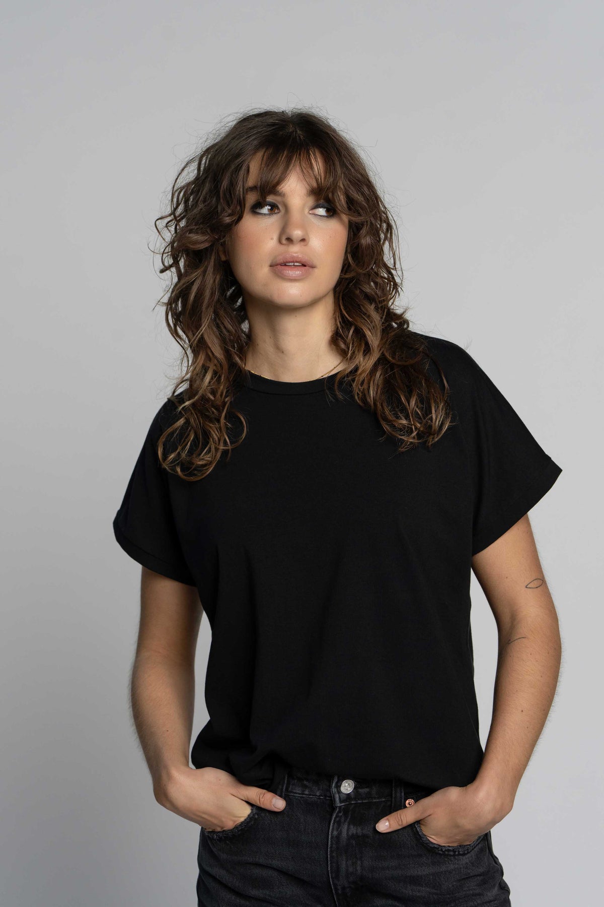 Tee Kyra | Black