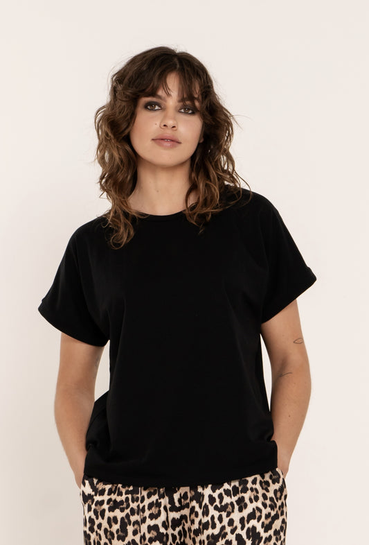 Tee Kyra | Black
