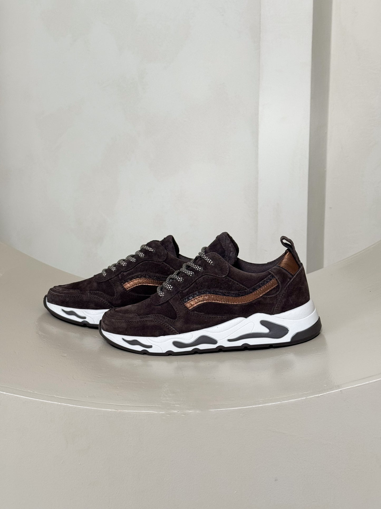 Sneaker Oslo II | D.brown / Bronze